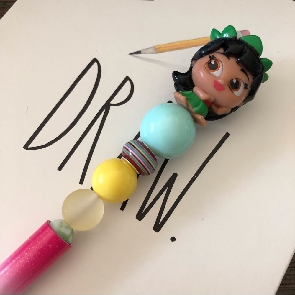 Disney Doorables: Lilo & Stitch: Lilo handmade beaded pen
